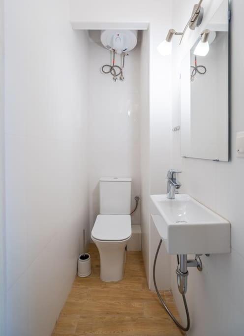 Modern And Calm 2Bdrm Apt In City Centre Sofia Exterior photo