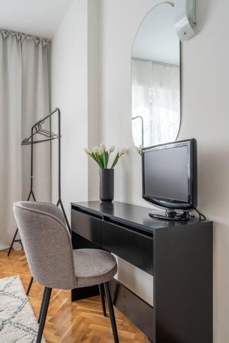 Modern And Calm 2Bdrm Apt In City Centre Sofia Exterior photo