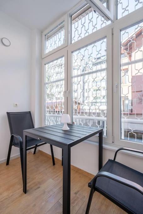 Modern And Calm 2Bdrm Apt In City Centre Sofia Exterior photo